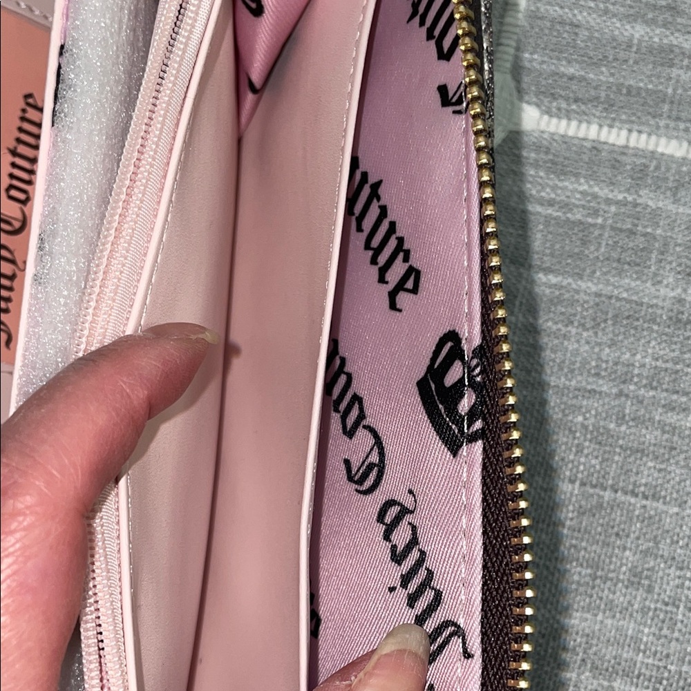 Viral Juicy Couture Brown and Gold Crown Zip Wallet w/gold jewel Scottie charm - Picture 9 of 12